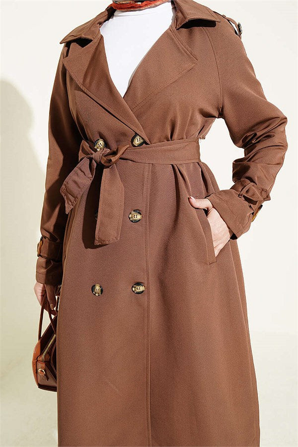 Double-breasted trench coat with epaulets, brown.