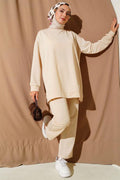 Basic 2 Piece Set Beige with Emblem Detail