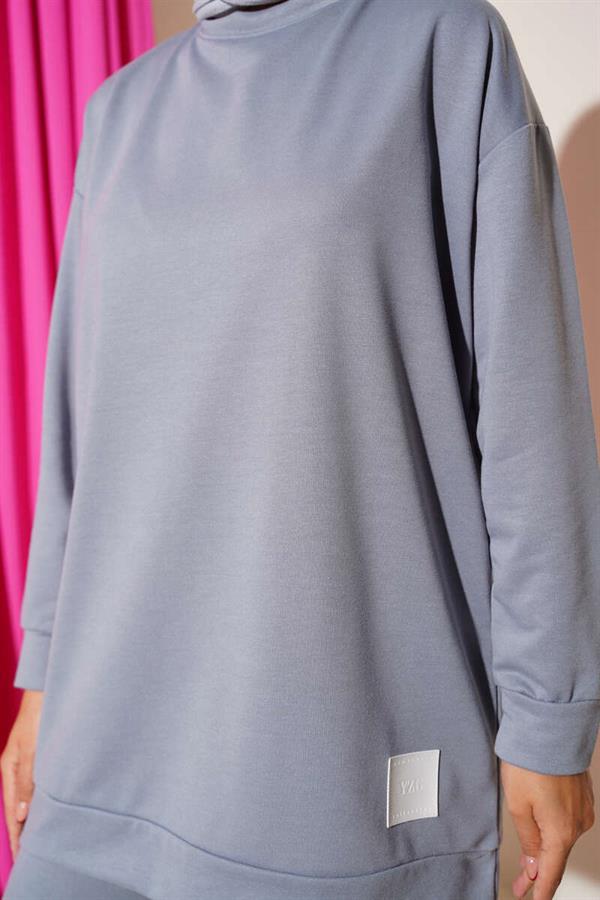 Basic 2 Piece Set Gray with Emblem Detail