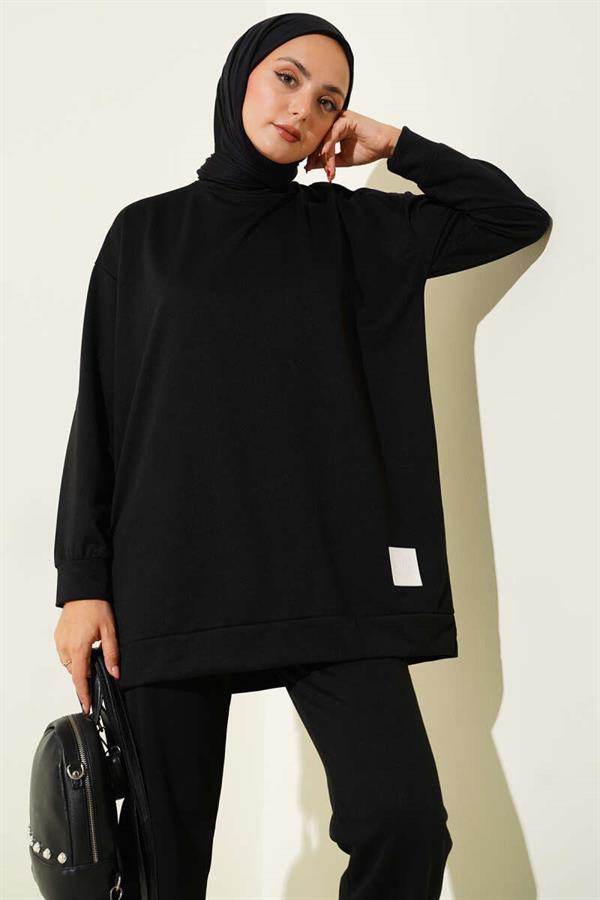 Basic 2 Piece Set Black with Emblem Detail