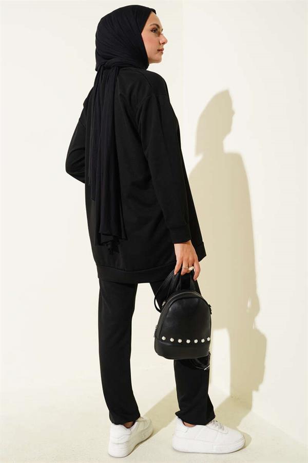Basic 2 Piece Set Black with Emblem Detail