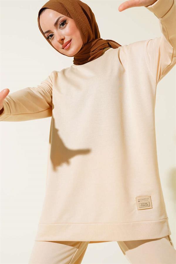 Crest Detailed 2 Piece Set Beige