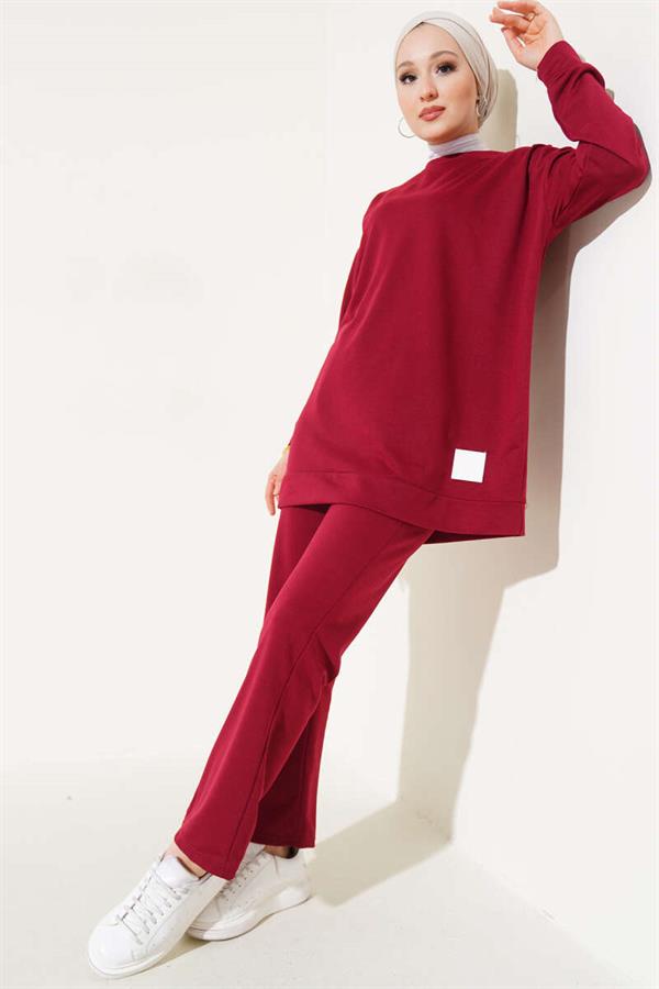 Emblem Detailed 2 Piece Set Claret Red