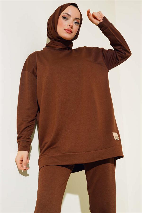 Emblem Detailed 2 Piece Set Brown