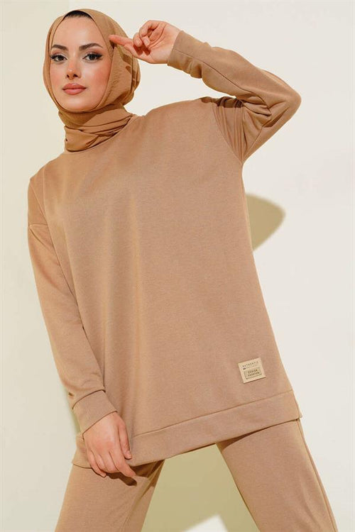 2 Piece Set Latte with Crest Detail