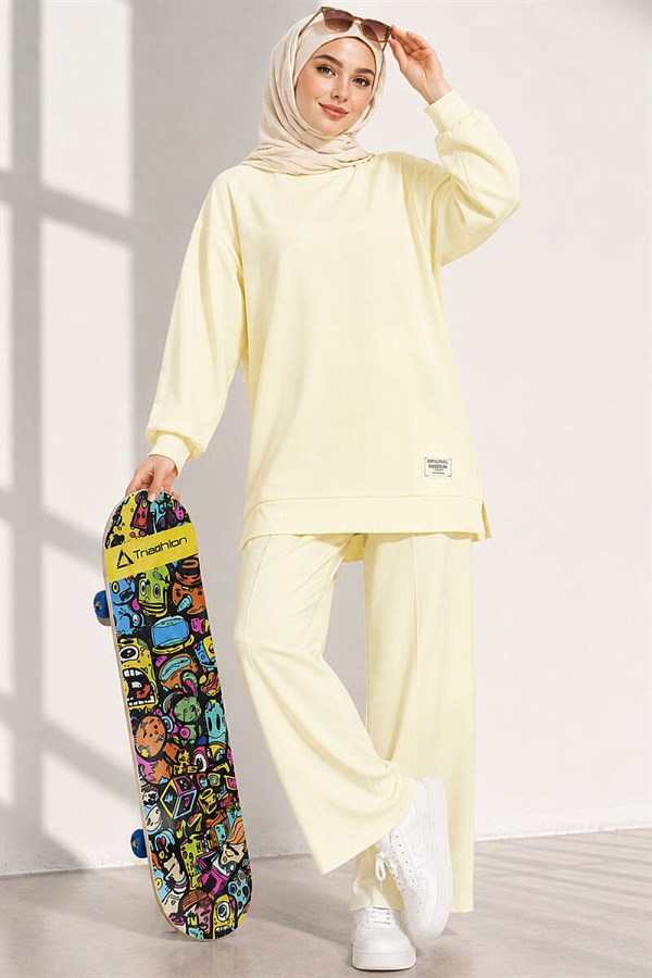 Emblem Detailed Casual Loisha 2 Piece Set Yellow