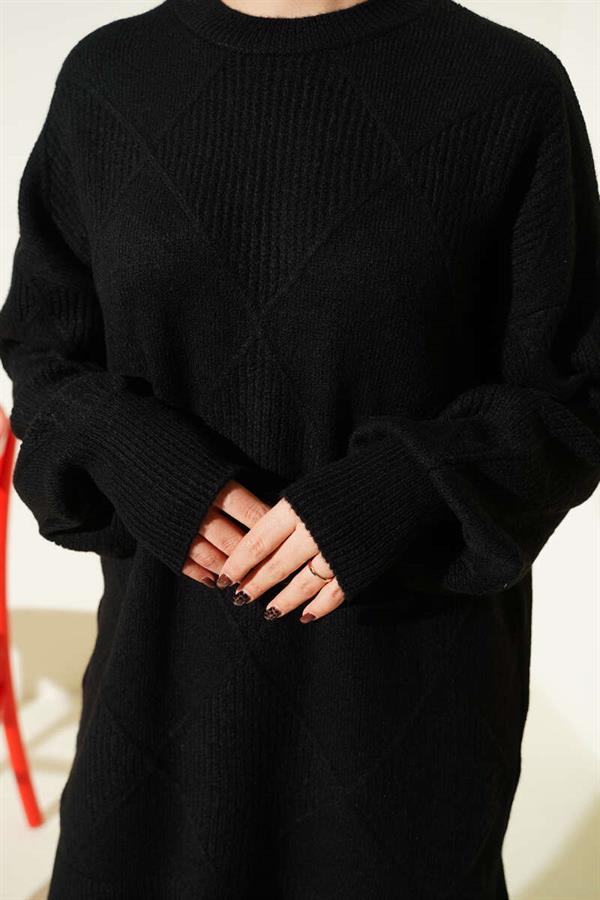 Diamond Embossed Soft Knit Tunic Black