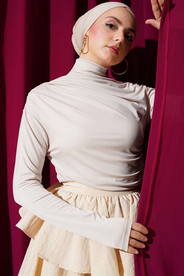 Turtleneck Side Gathered Sandy Blouse Beige
