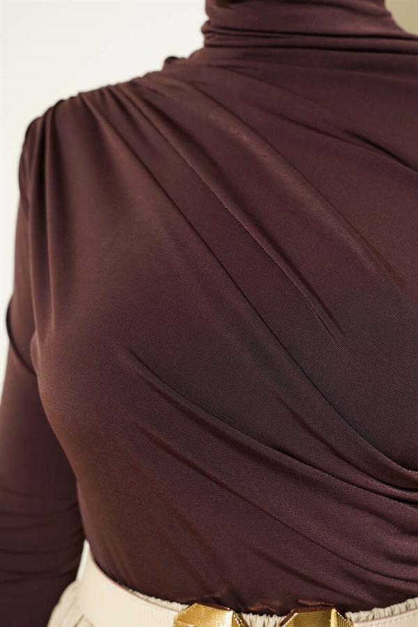 Turtleneck Side Gathered Sandy Blouse Brown