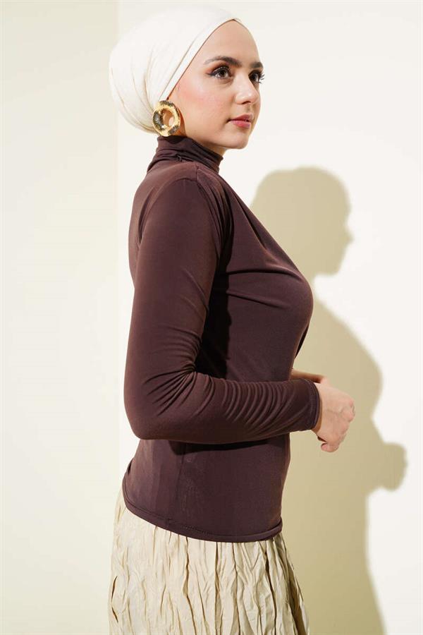 Turtleneck Side Gathered Sandy Blouse Brown