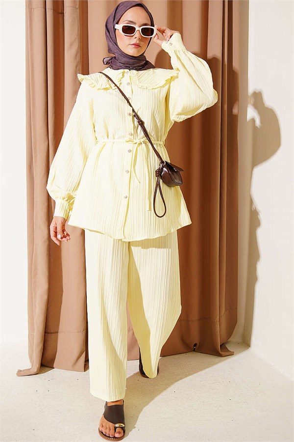 Baby Collar Two-Piece Set with Drawstring, Yellow