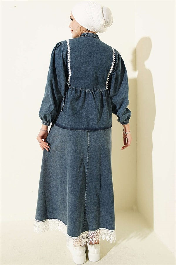 2 Piece Set with Belted Lace Skirt in Denim Blue