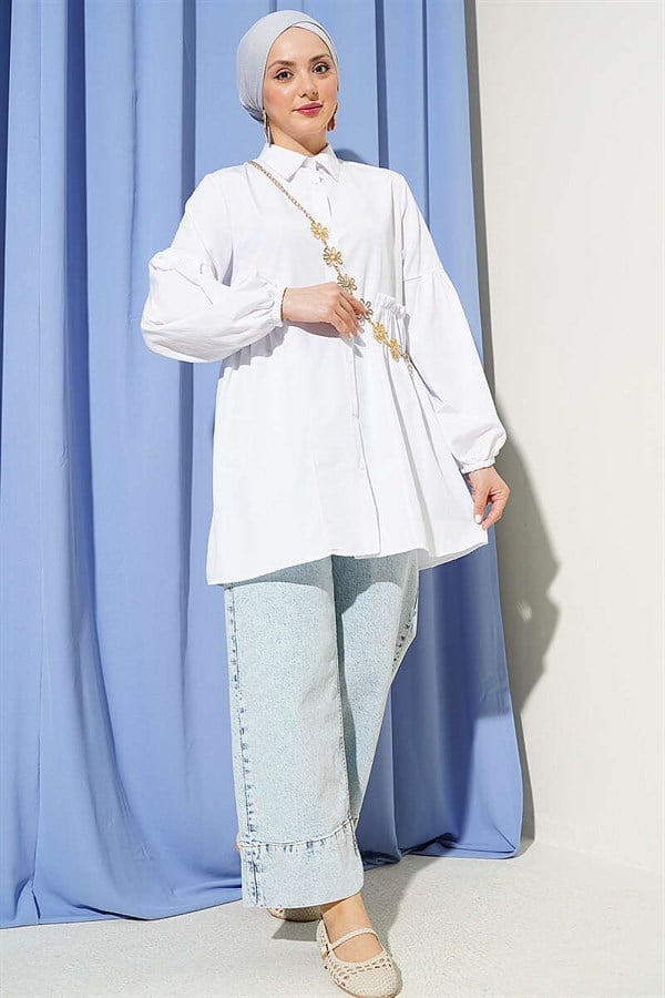 White Shirt with Gathered Waist and Pleated Sleeves