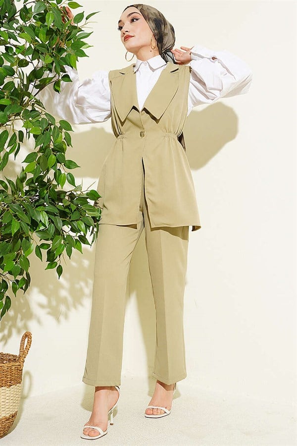 Two Sets with Waist Gathered Vest in Light Green