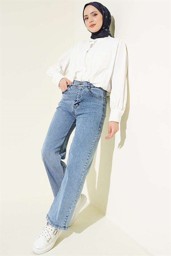 Wide Leg Jeans with Buttoned Waistband, Light Blue