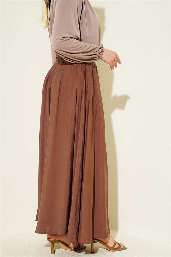 Pleated Flared Skirt with Waist Zipper, Brown