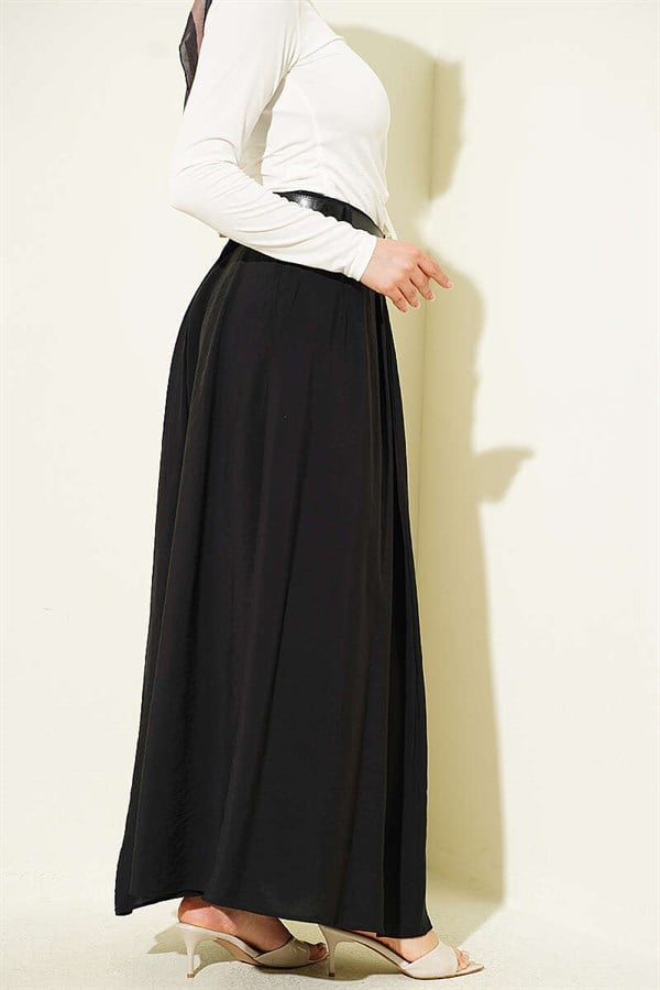 Black Pleated Flared Skirt with Waist Zipper