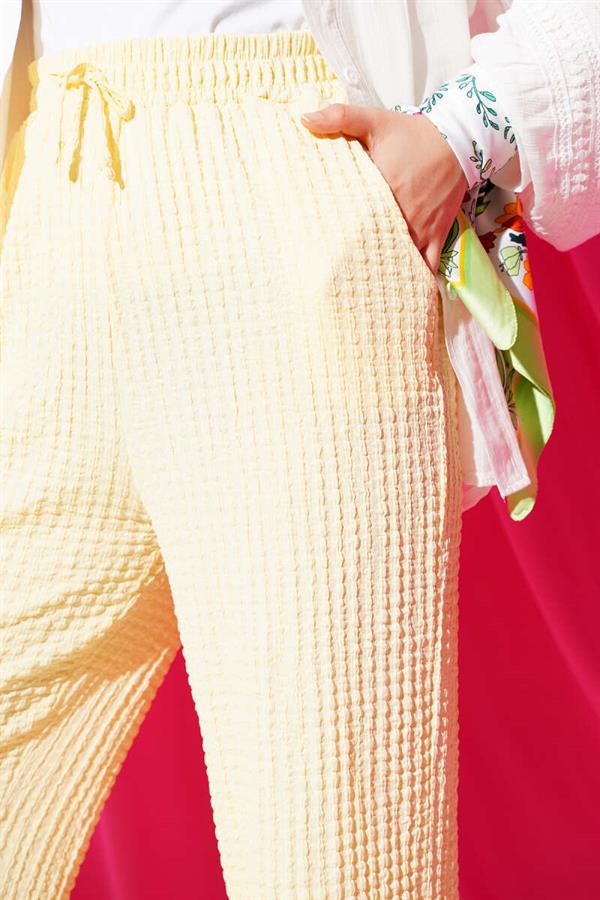 Waist Drawstring Embossed Trousers Yellow