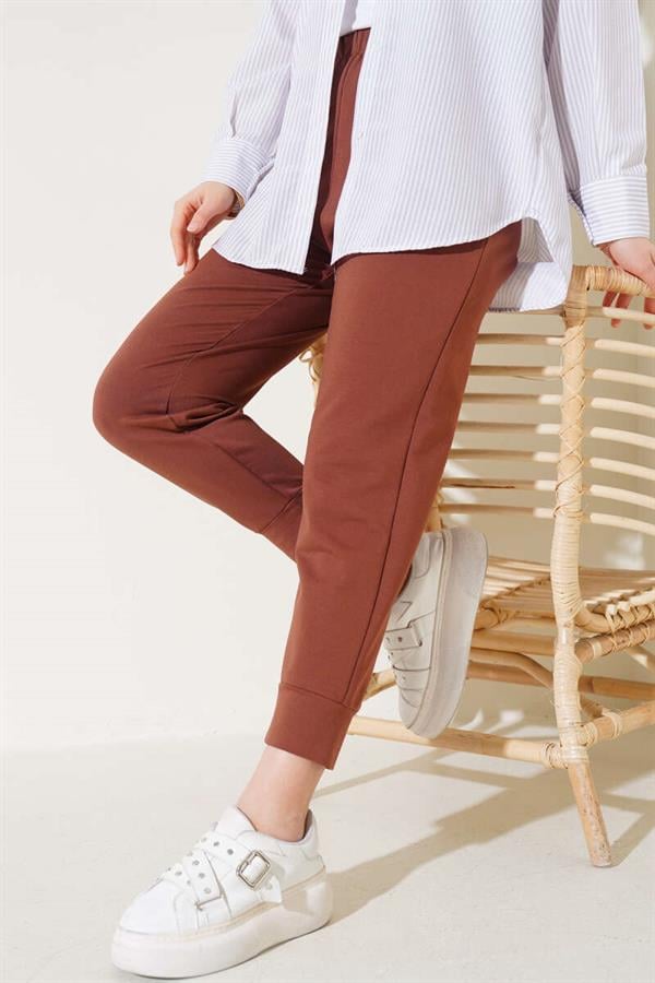 Elastic Waist Skinny Leg Basic Trousers Brown
