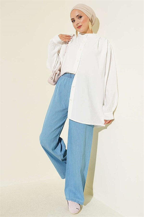 Wide-leg jeans with elastic waistband, denim blue.