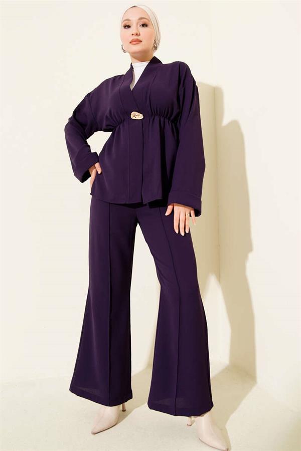 2 Piece Set with elastic waistband and gold accessories, purple.