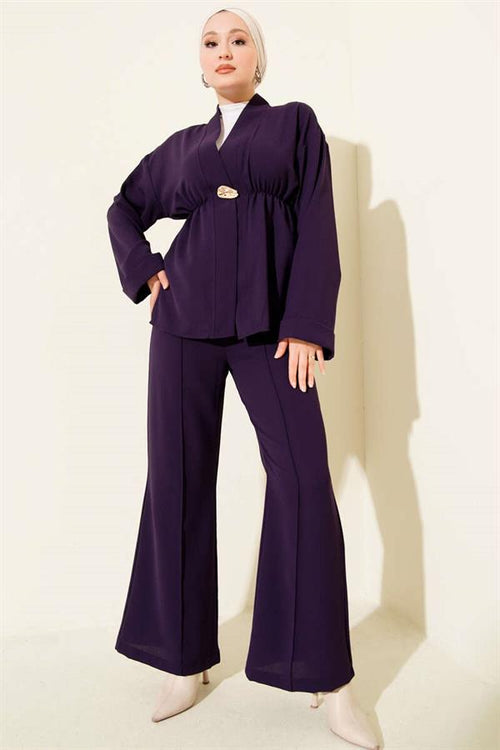 2 Piece Set with elastic waistband and gold accessories, purple.