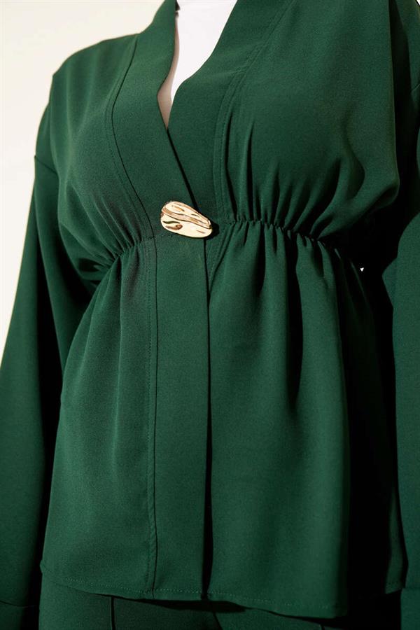 2 Piece Set with elastic waistband and gold accessories, emerald green.