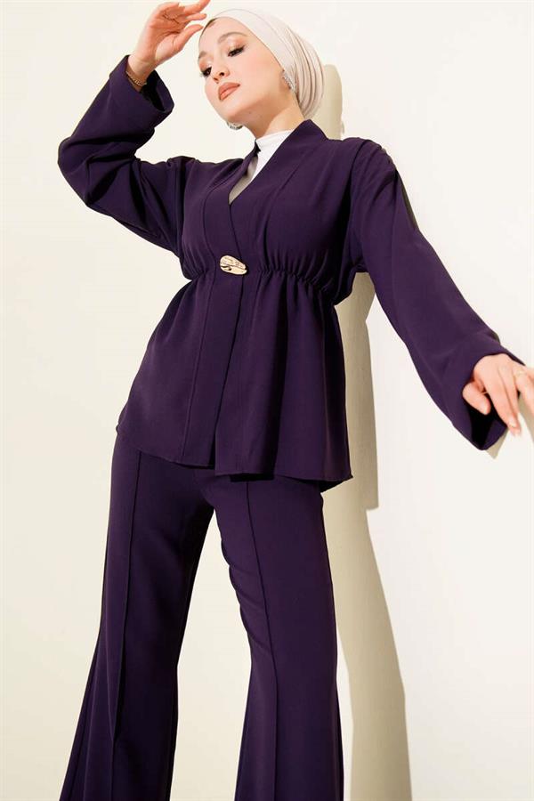 2 Piece Set with elastic waistband and gold accessories, purple.
