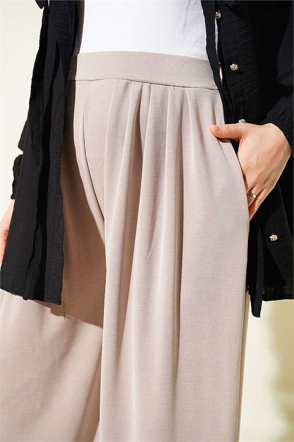 Elastic Waist Pleated Detail Trousers Beige