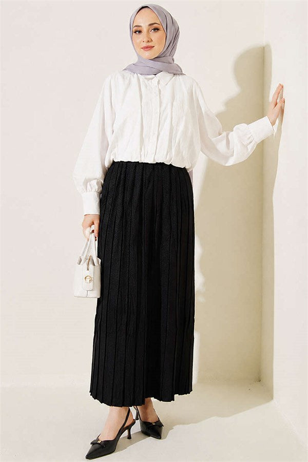 Black Skirt with Elastic Waist and Pleated Details
