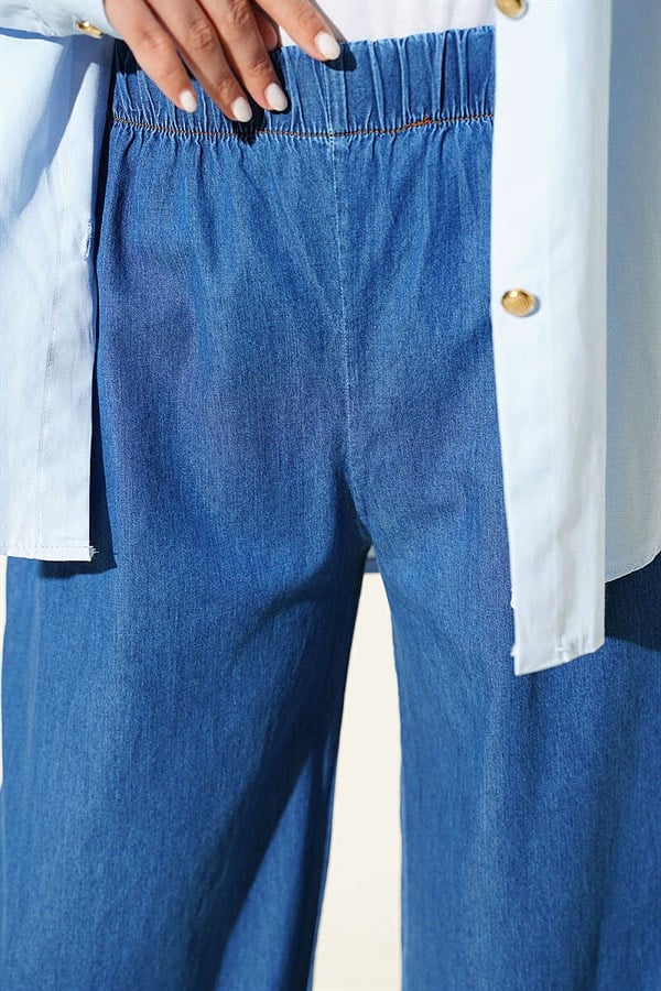 Elastic Waist Fringed Hem Jeans Denim