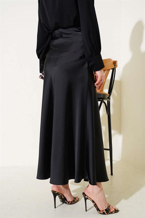 Elastic Waist Satin Flared Skirt Black