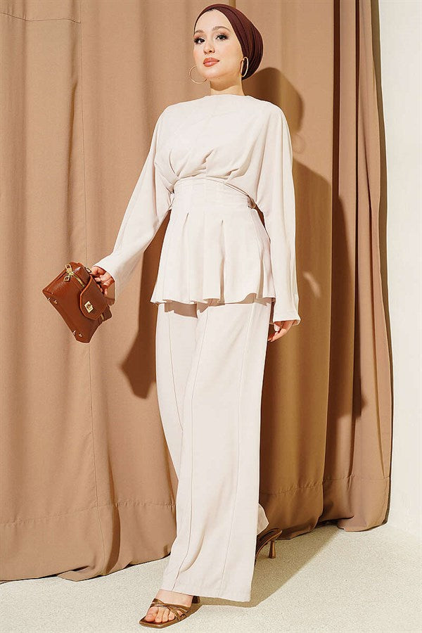 Belted Set with Self-Belting Stones