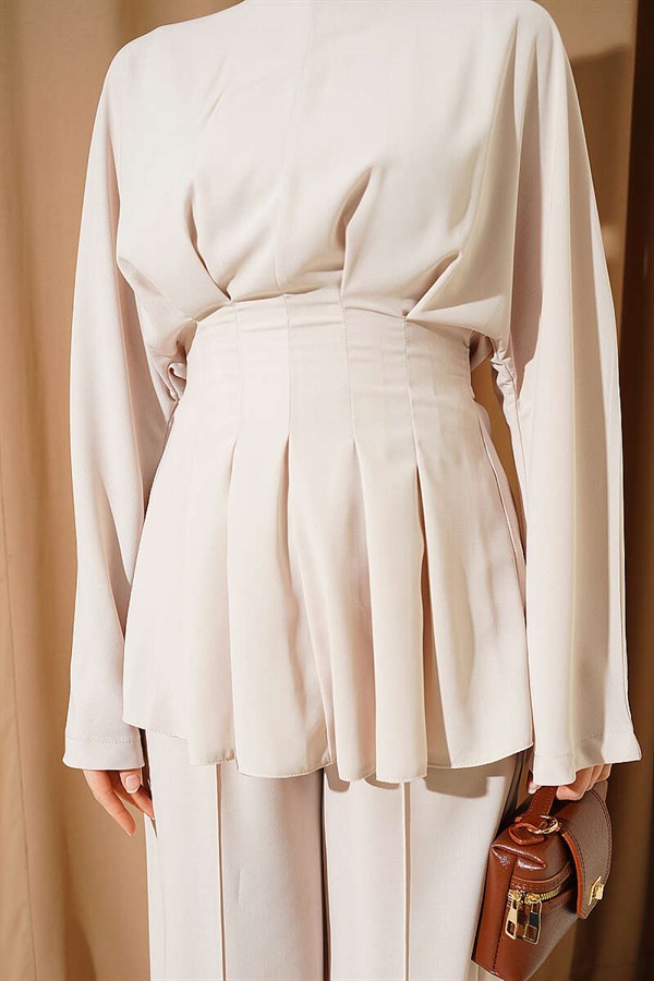 Belted Set with Self-Belting Stones