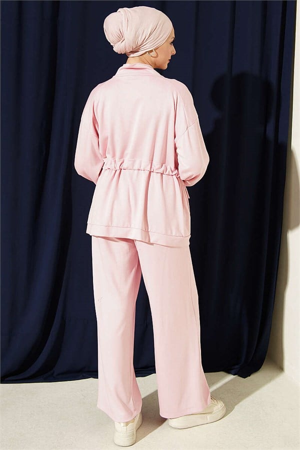 2 Piece Set with waist tunnel and pocket flaps, pink.