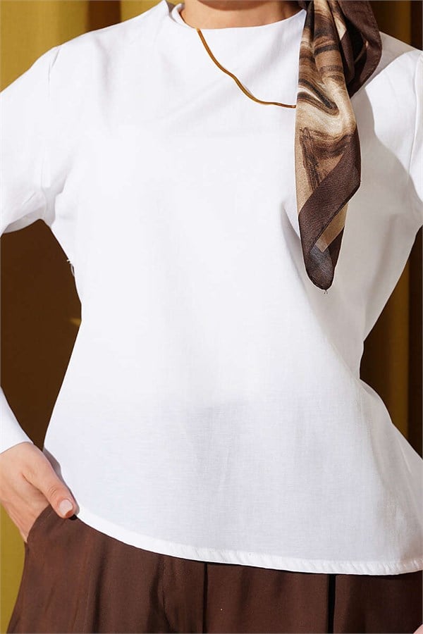 White Blouse with Wide Sleeves and Tie Waist
