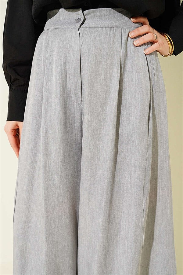 Button-Waist Pleated Harem Pants Grey