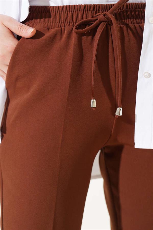 Elastic Waist Skinny Leg Trousers Brown