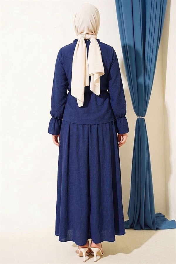 2 Piece Set with patterned skirt and elasticated waist, navy blue.