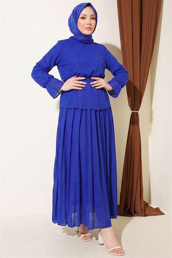 2 Piece Set with patterned skirt and elasticated waist, in navy blue.