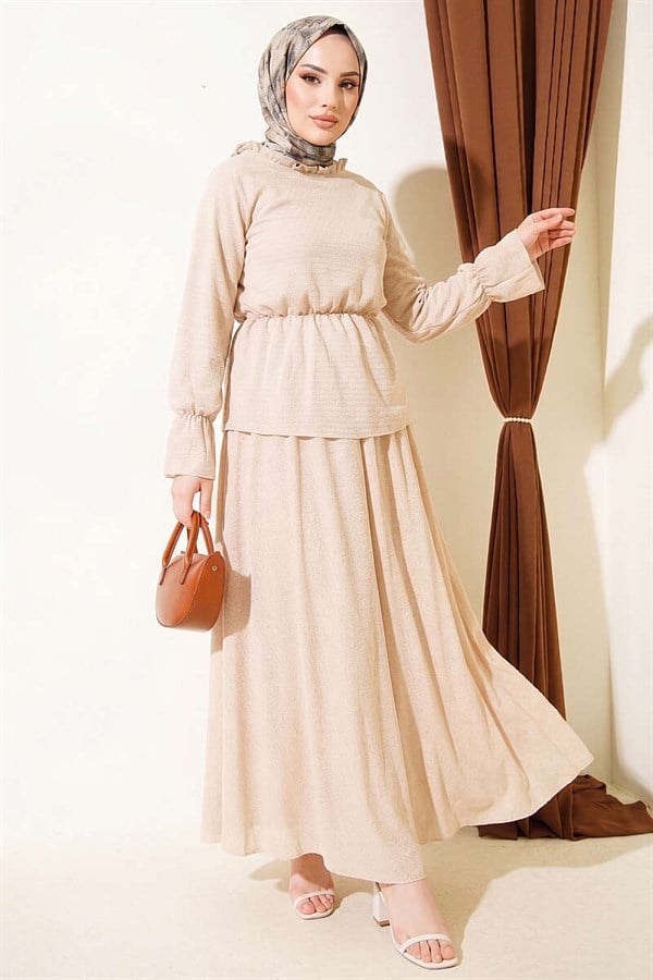 2 Piece Set with patterned skirt and elasticated waist, beige.