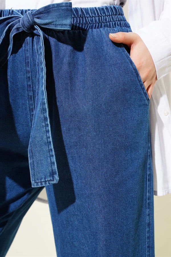 Elastic Waist Belted Denim Jeans Blue
