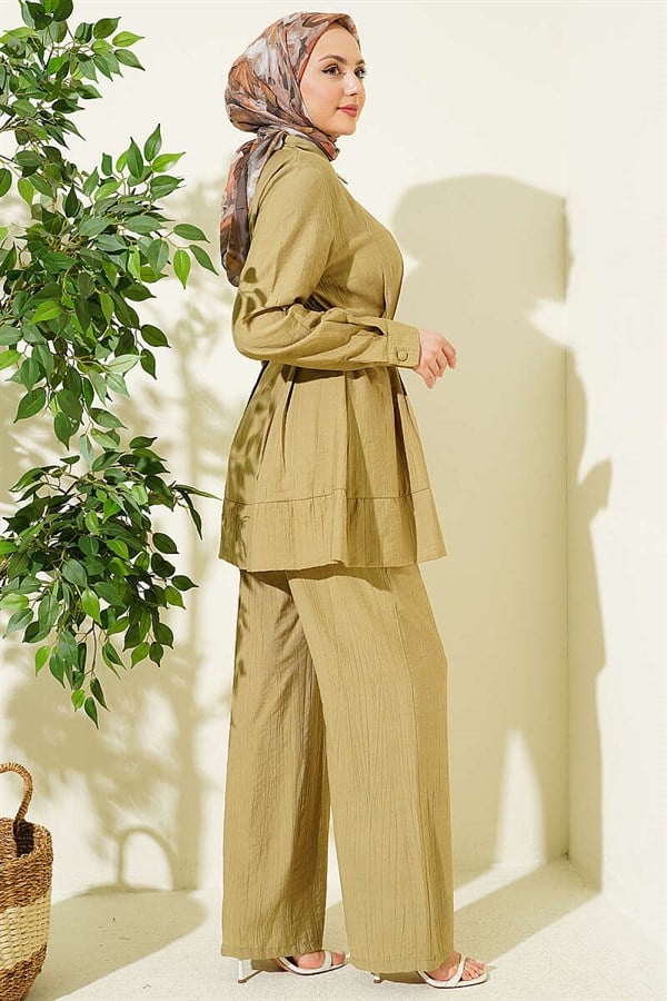 2 Piece Set with Waist Darts and Belt, Light Green