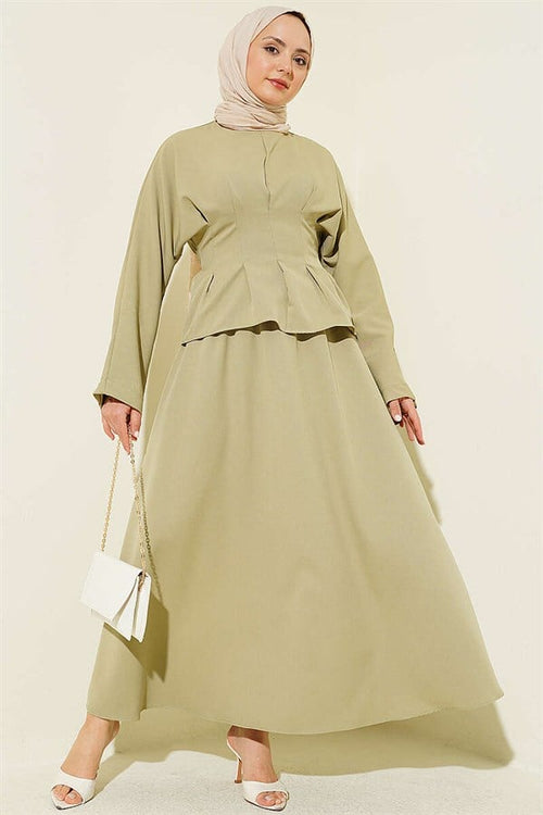 2 Piece Set with belted skirt and darts, light green.