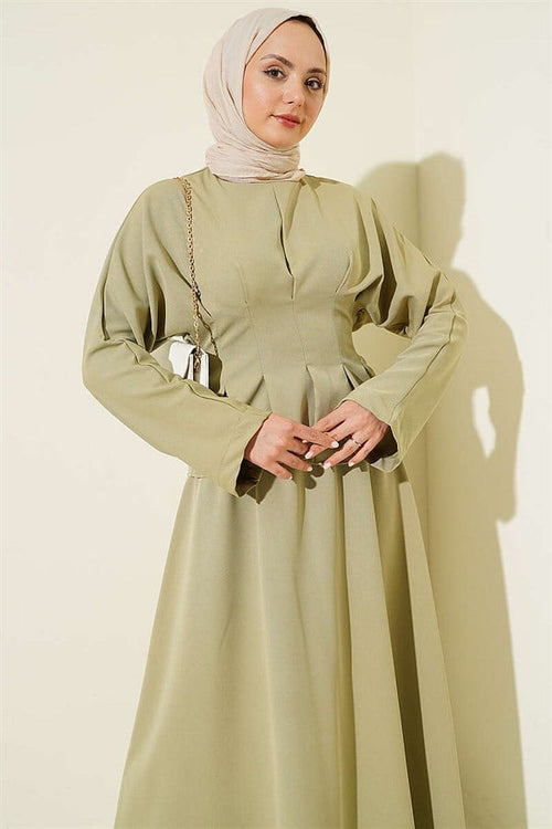 2 Piece Set with belted skirt and darts, light green.