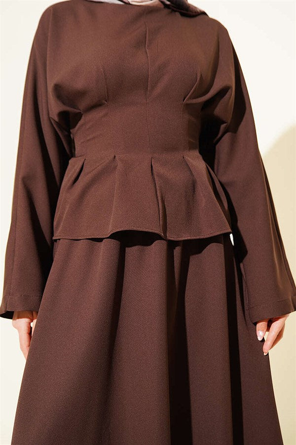 2 Piece Set in coffee color: Skirt with darts and belt.