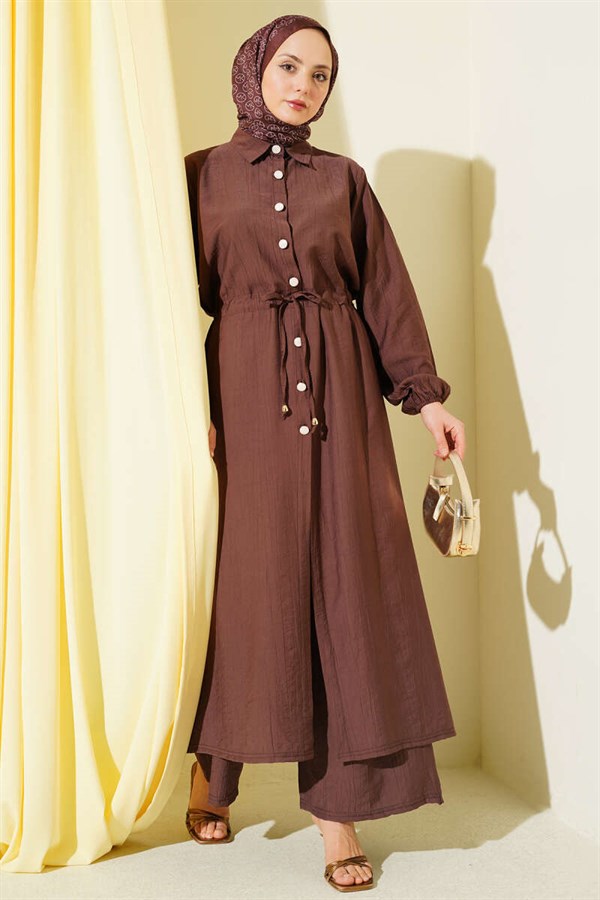 2 Piece Set in coffee color: Long tunic with buttoned waist and tunnel detail.