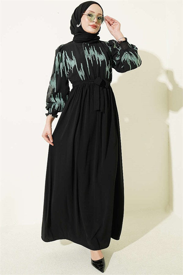 Ankle-Sized Embroidered Dress in Light Green