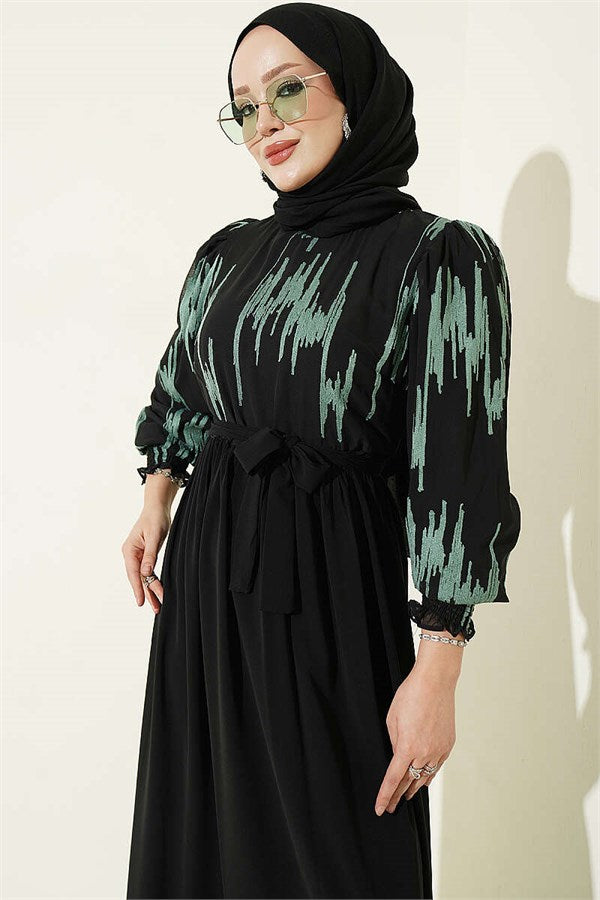Ankle-Sized Embroidered Dress in Light Green