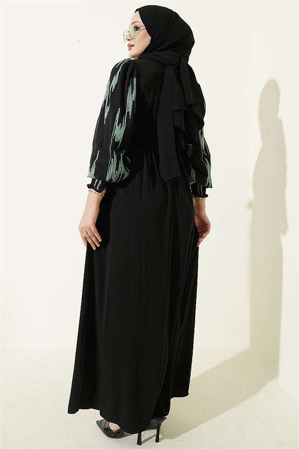 Ankle-Sized Embroidered Dress in Light Green